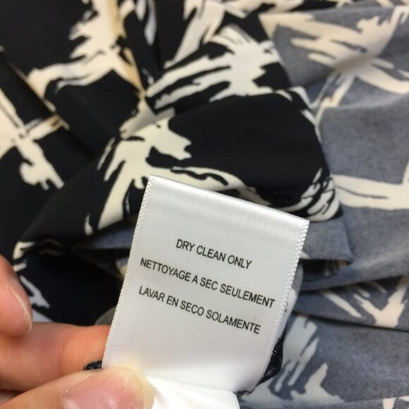 BCBGMaxAzria Faux Wrap A-line Dress Size S Womans Black Grid Cap Sleeve Stretch - Picture 7 of 14